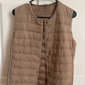 Uniqlo Women's Pufftech Quilted Vest in Great Condition